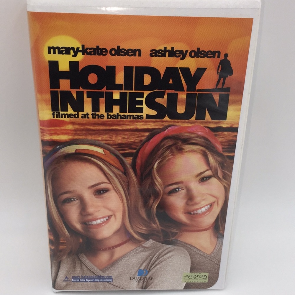 Mary-Kate & Ashley Olsen Holiday In The Sun VHS Movie Video